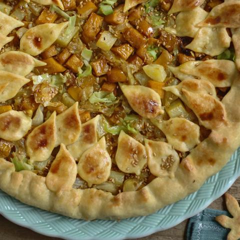 Crostata con zucca, verza e patate