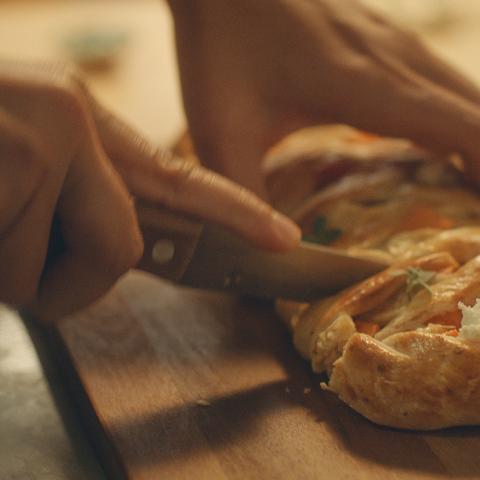 Strudel integrale con zucca, cipolle e ricotta