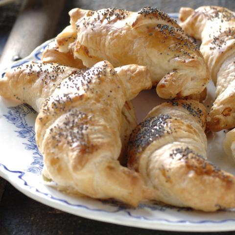Cornetti con piselli e stracchino