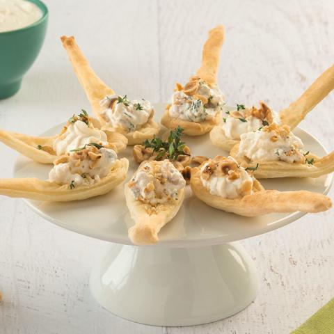 Cucchiai di sfoglia con ricotta e nocciole