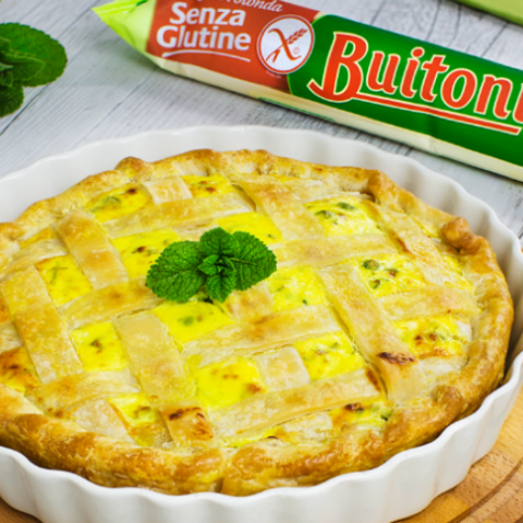 Torta salata con zucchine, asparagi e piselli al profumo di menta
