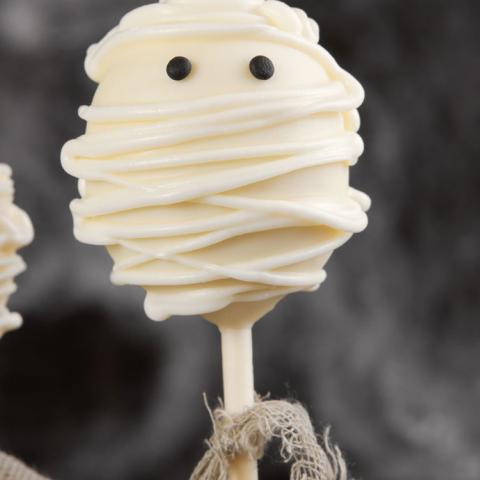 Mummie cake pops