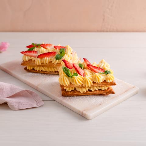 Mini millefoglie con crema pasticcera e fragole