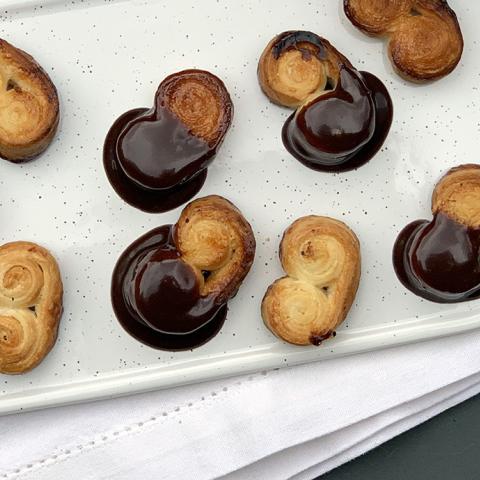 Ventaglietti di sfoglia al cioccolato