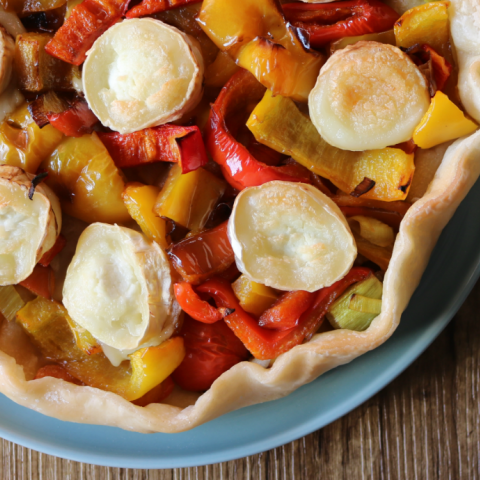 Torta salata senza glutine con peperoni e formaggio di capra