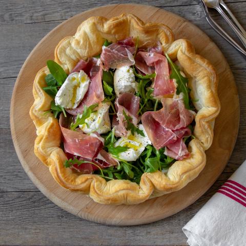 Sfogliata con crudo e bufala