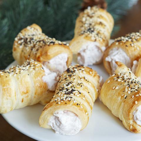 Cannoncini di sfoglia con prosciutto