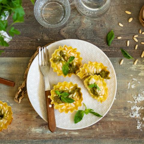 Tartellette al parmigiano e pesto
