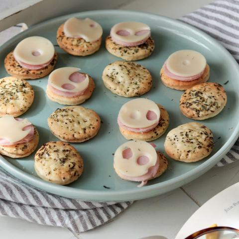 Mini cracker di brisée alle erbe