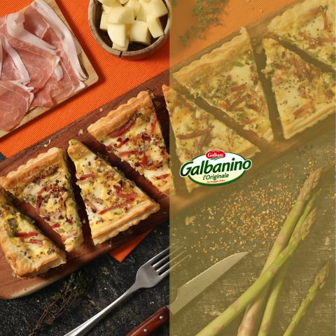 Torta salata rettangolare con speck e asparagi
