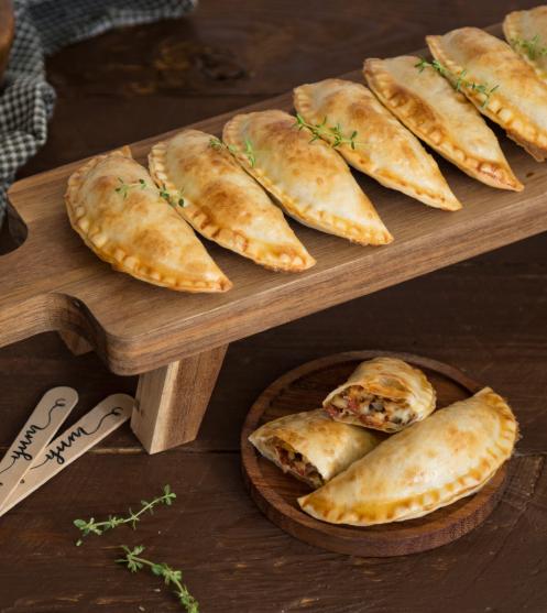 Empanadas con camembert e pomodori secchi PIATTO PRINCIPALE