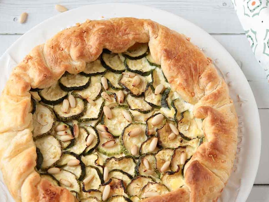 Torta salata zucchine e pinoli