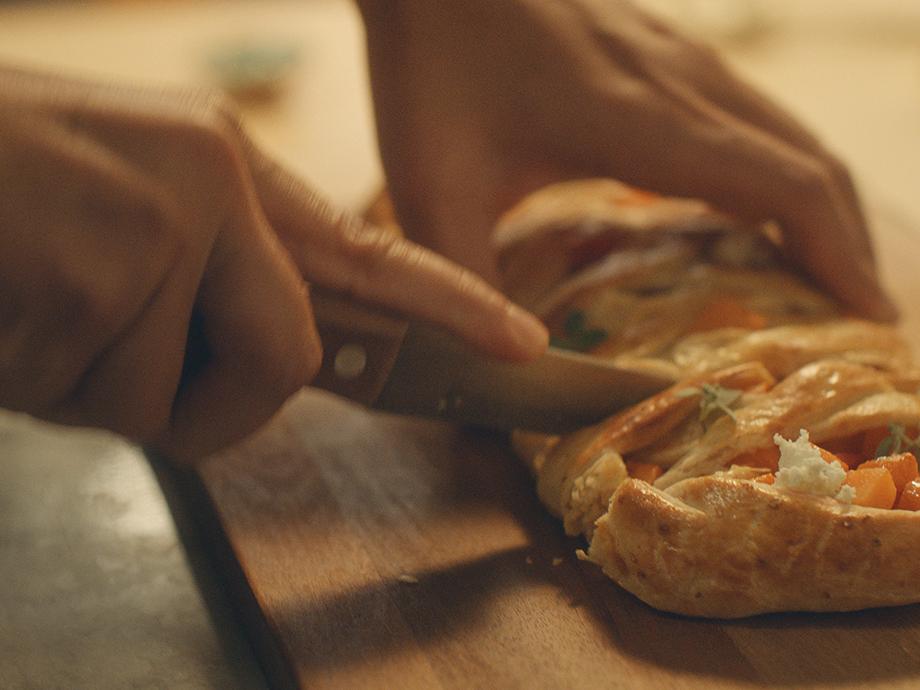 Strudel integrale con zucca, cipolle e ricotta