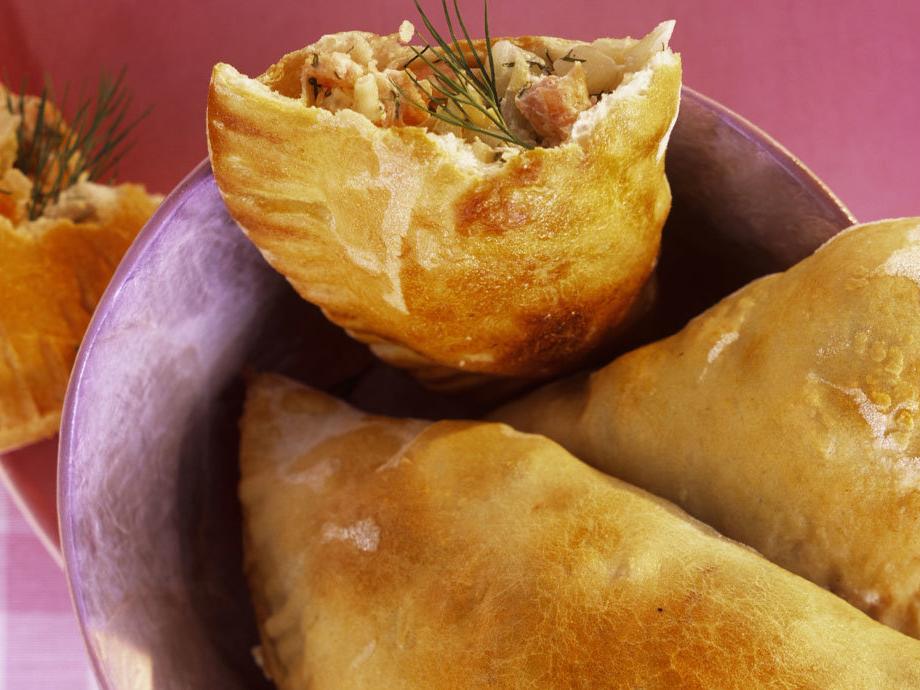 Mini calzoni con salmone e finocchio