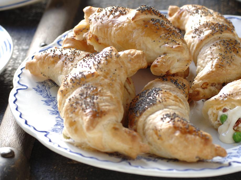 Cornetti con piselli e stracchino