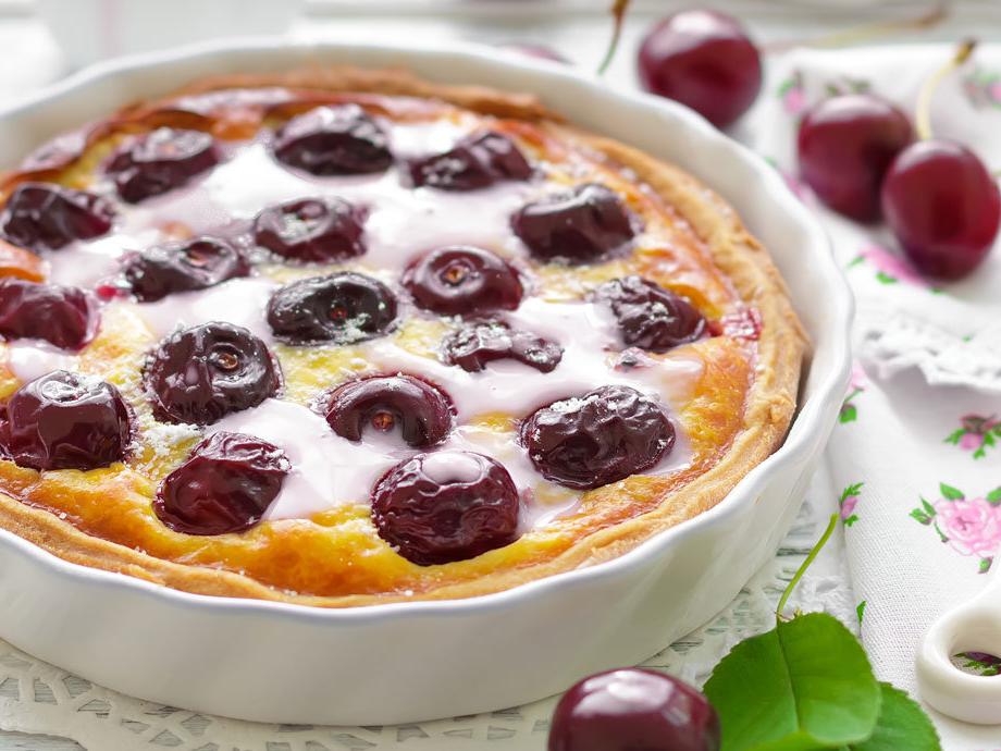 Crostata di yogurt e ciliegie