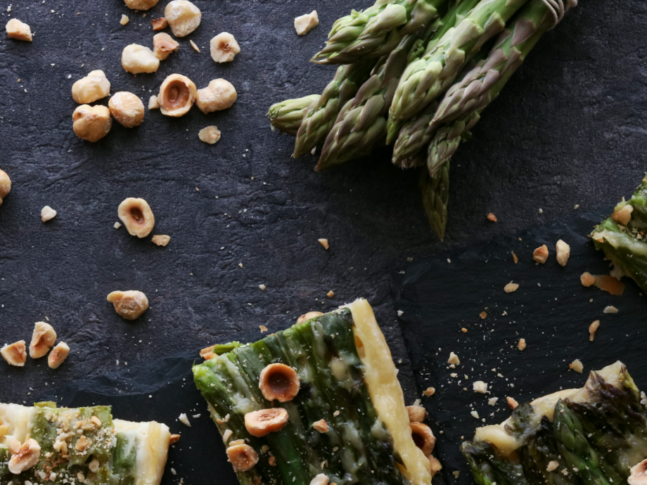 Tatin di asparagi e nocciole