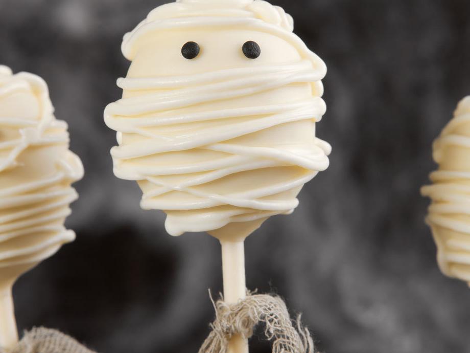 Mummie cake pops