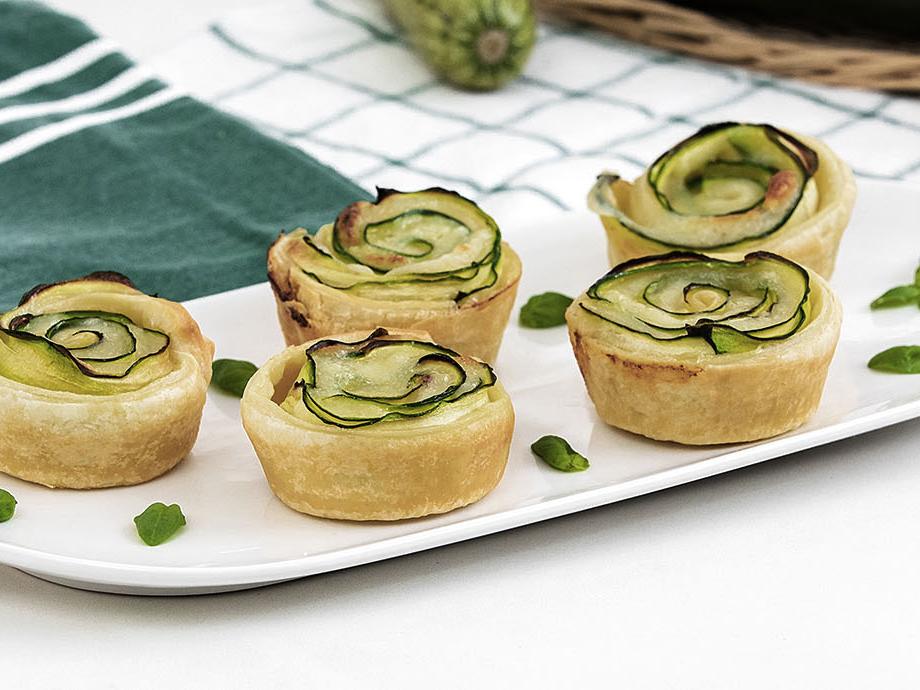 Rose di zucchine filanti