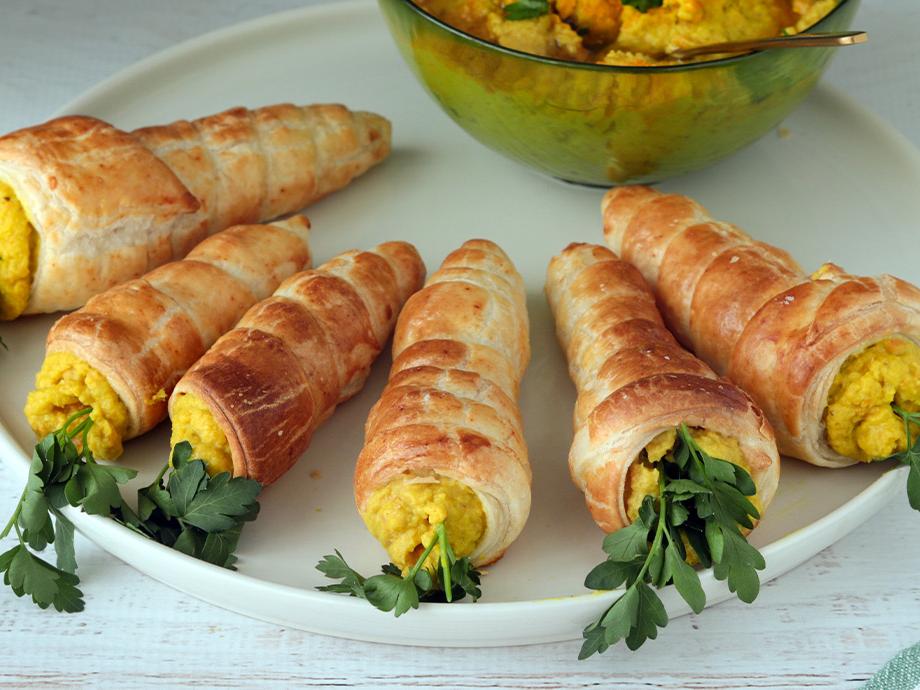 Carote di sfoglia con hummus