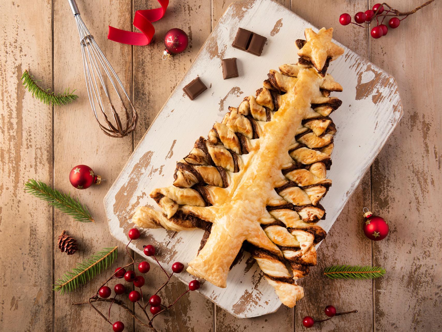 Albero di pasta sfoglia al cioccolato fondente