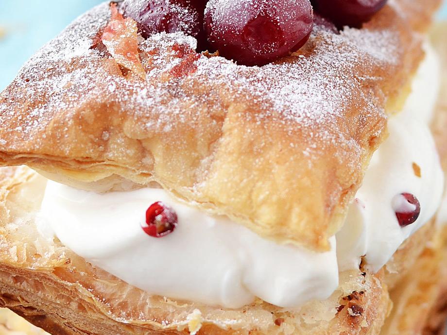 Millefoglie con frutta di stagione