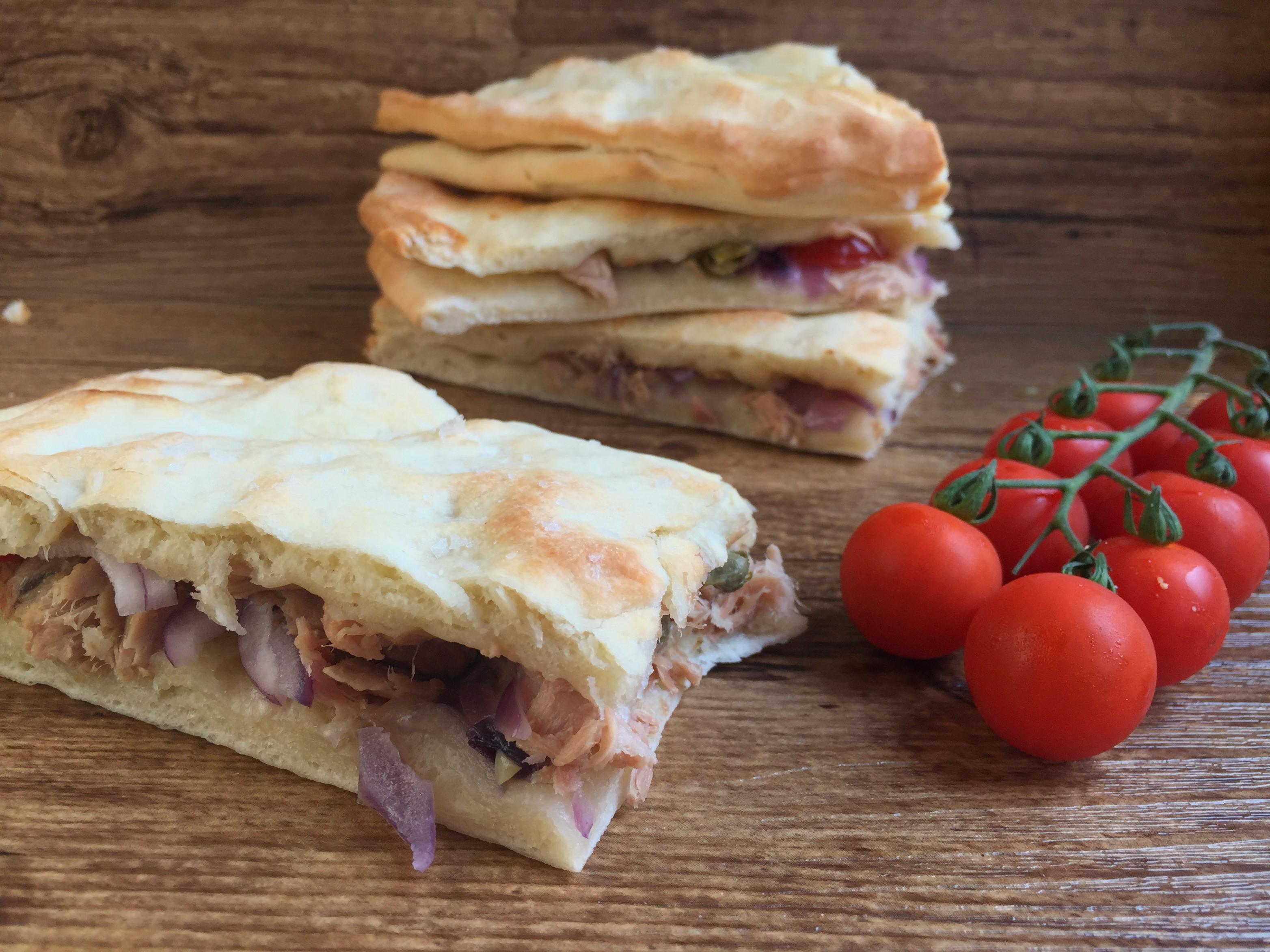 Focaccia al tonno