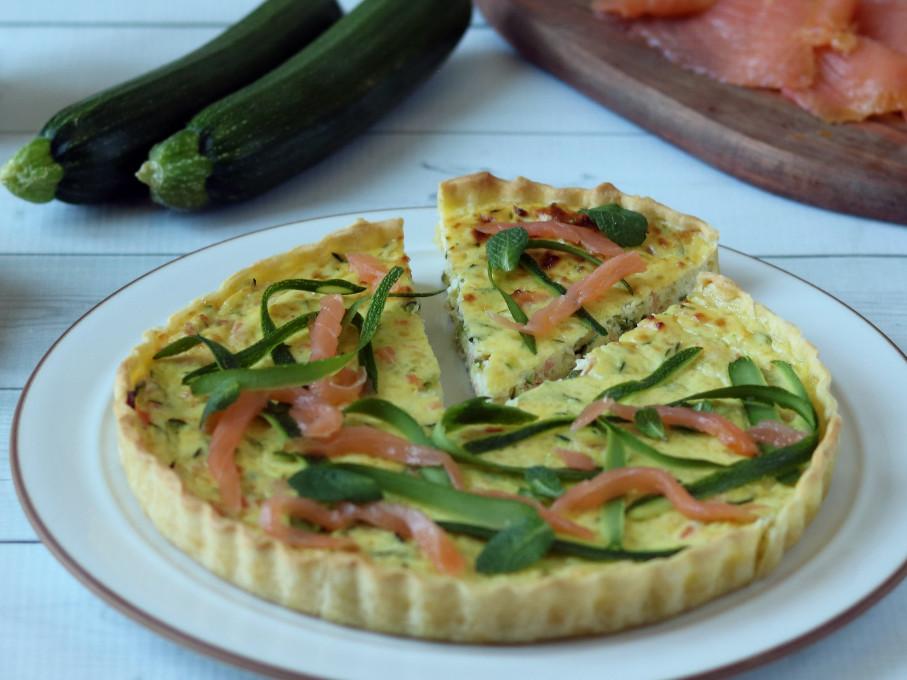 Quiche di brisée leggera con zucchine e salmone affumicato