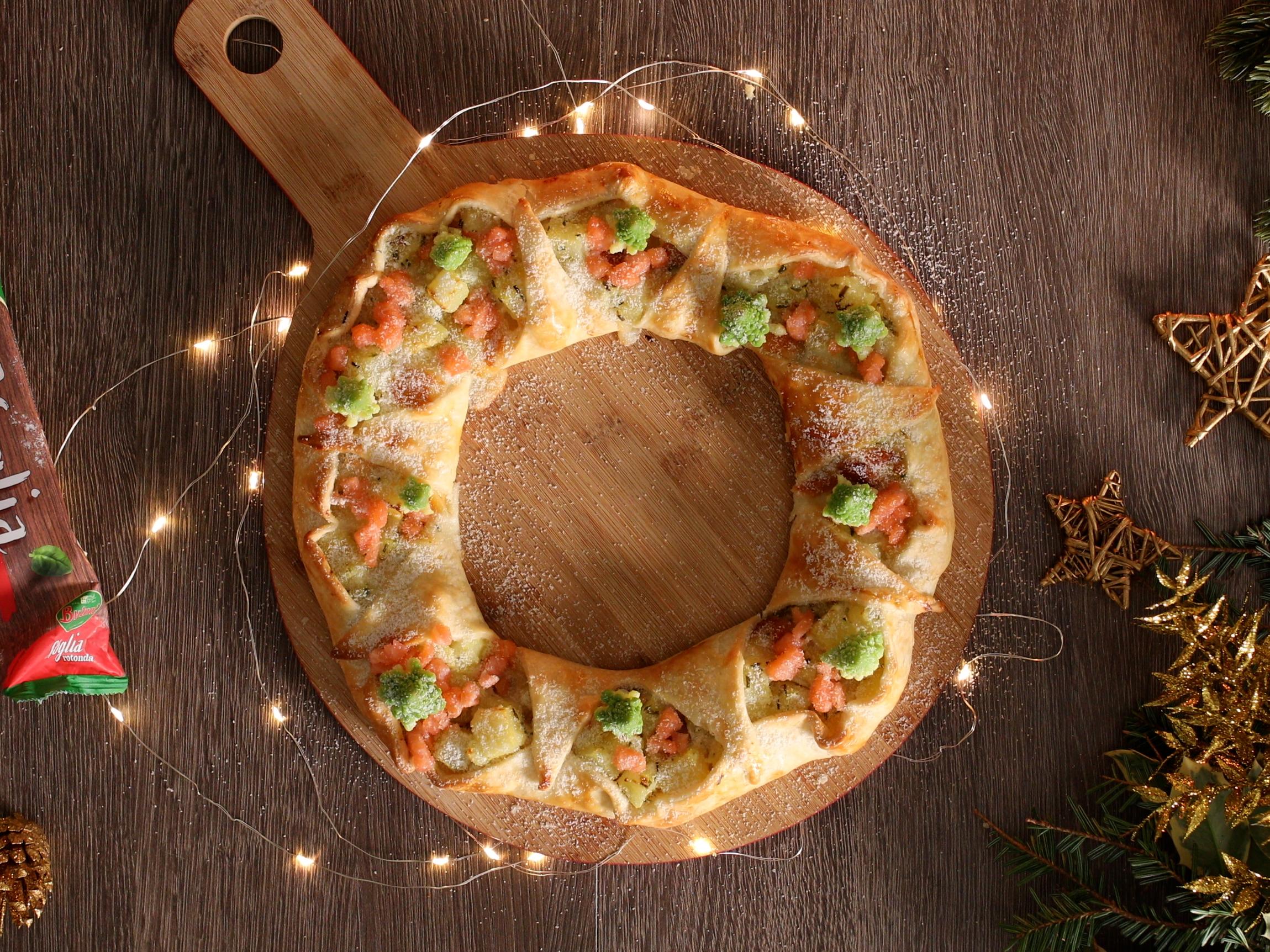 Ghirlanda Natalizia con patate, provola e salmone
