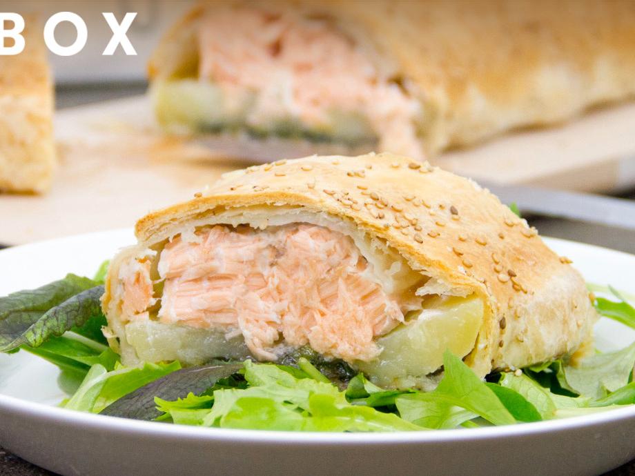 Strudel salato con salmone al sesamo