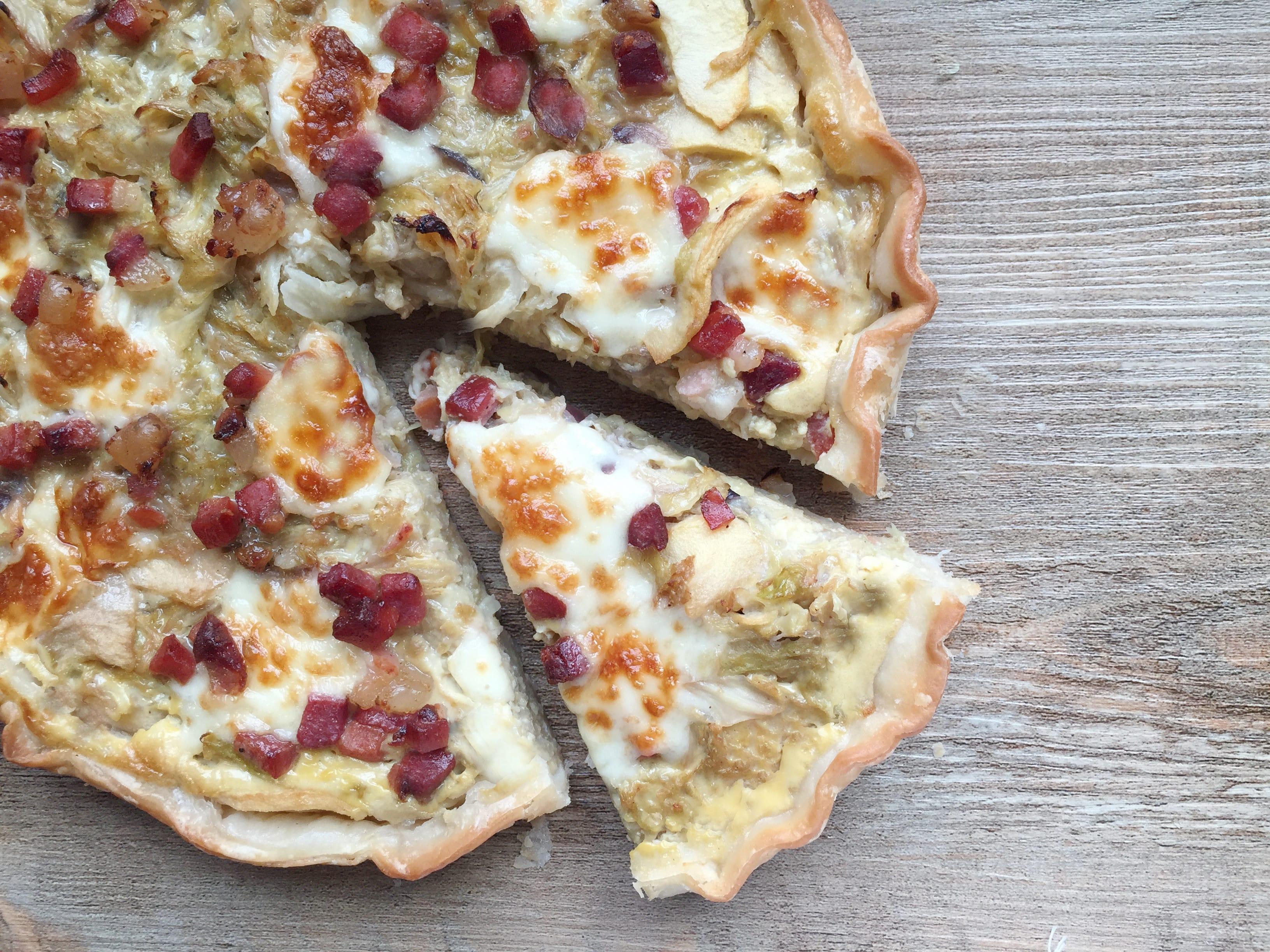 Torta salata con verza, speck e provola