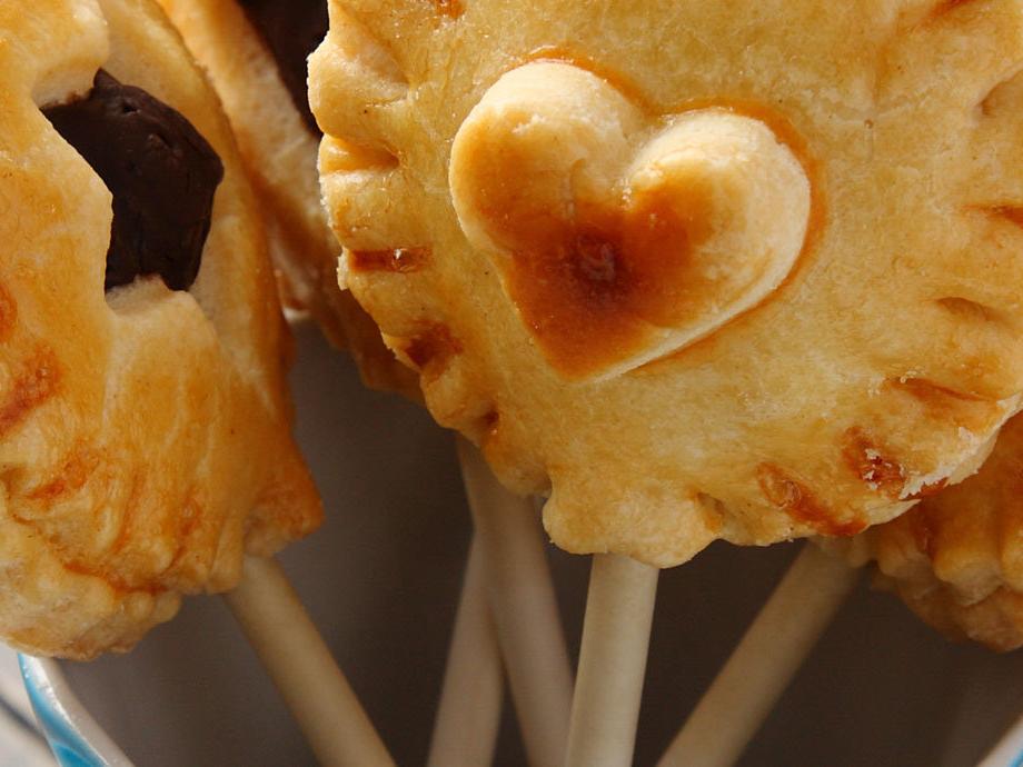 Pie pops di brisée su stecco