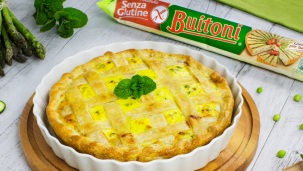 Torta salata con zucchine, asparagi e piselli al profumo di menta