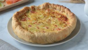 Torta salata con salmone e porri