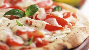 Pizza di patate salsiccia e gorgonzola