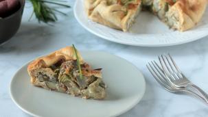 Torta salata carciofi, patate e provola