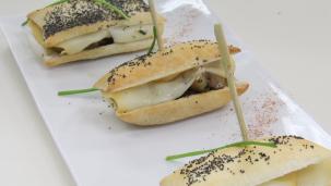Panino di Pasta Sfoglia Delicata Buitoni con funghi porcini e scamorza affumicata